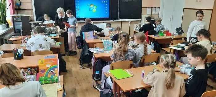 Библиотекарь проводит урок