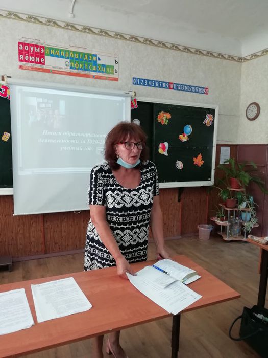 Выступление директора гимназии Коленько Г.Н..jpg